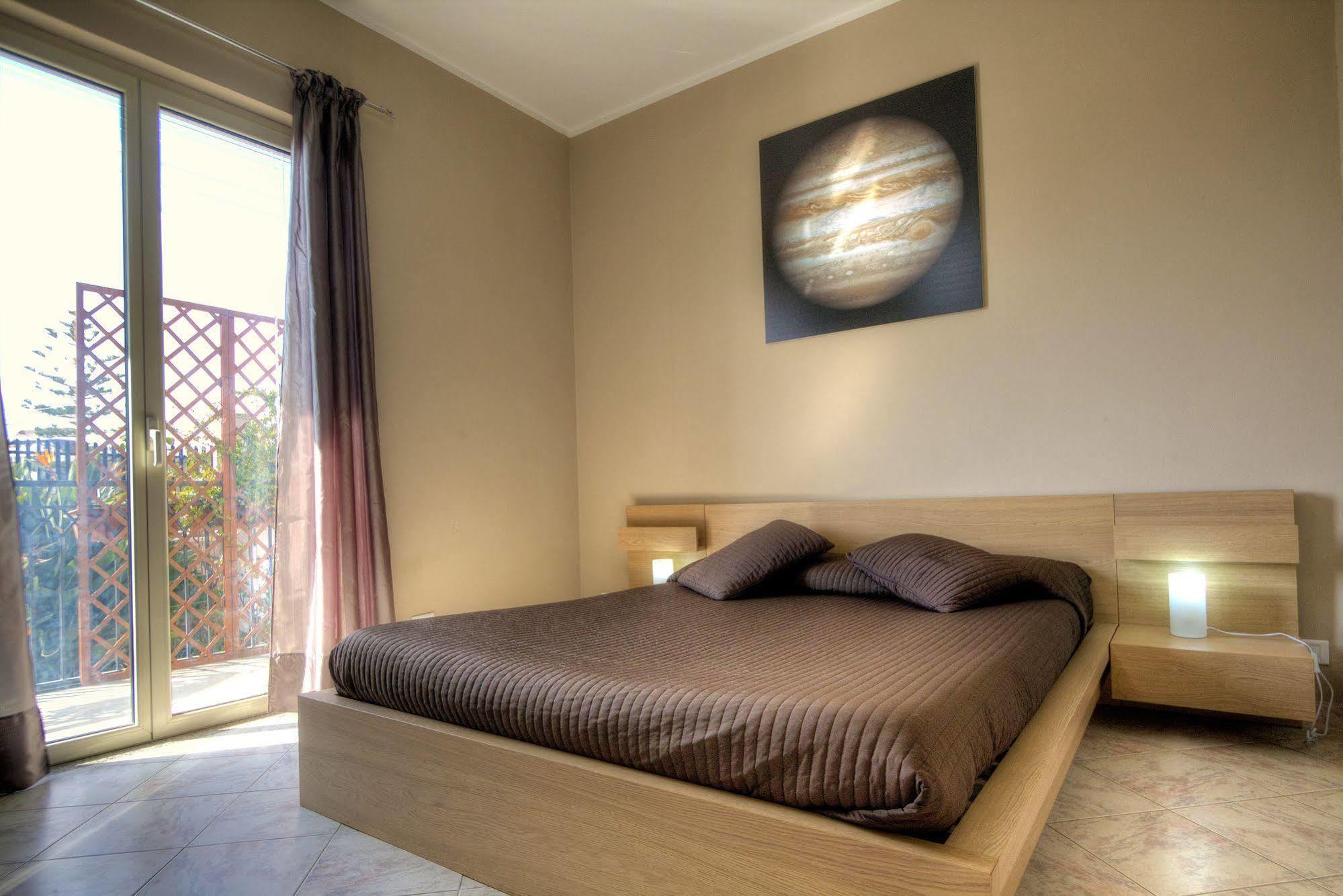 Kosmos Bed and Breakfast Syracuse Eksteriør billede